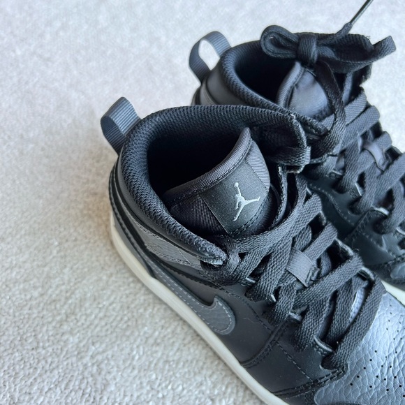 Jordan 1 MID BP Black/Dark Grey Summit White Shoes 12.5C - Picture 3 of 11